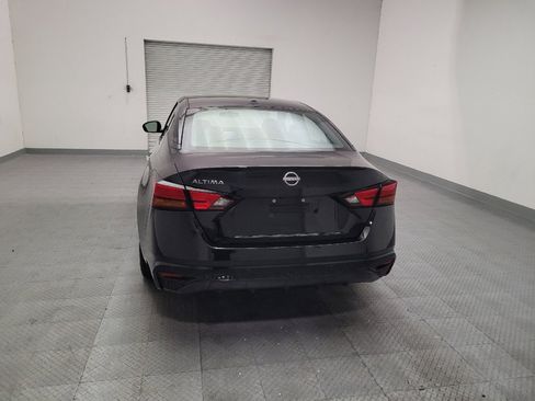 Used 2025 Nissan Altima 2.5 SV FWD image 6