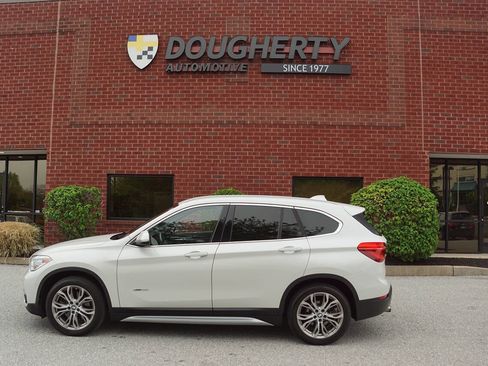 Used 2017 BMW X1 xDrive28i image 4
