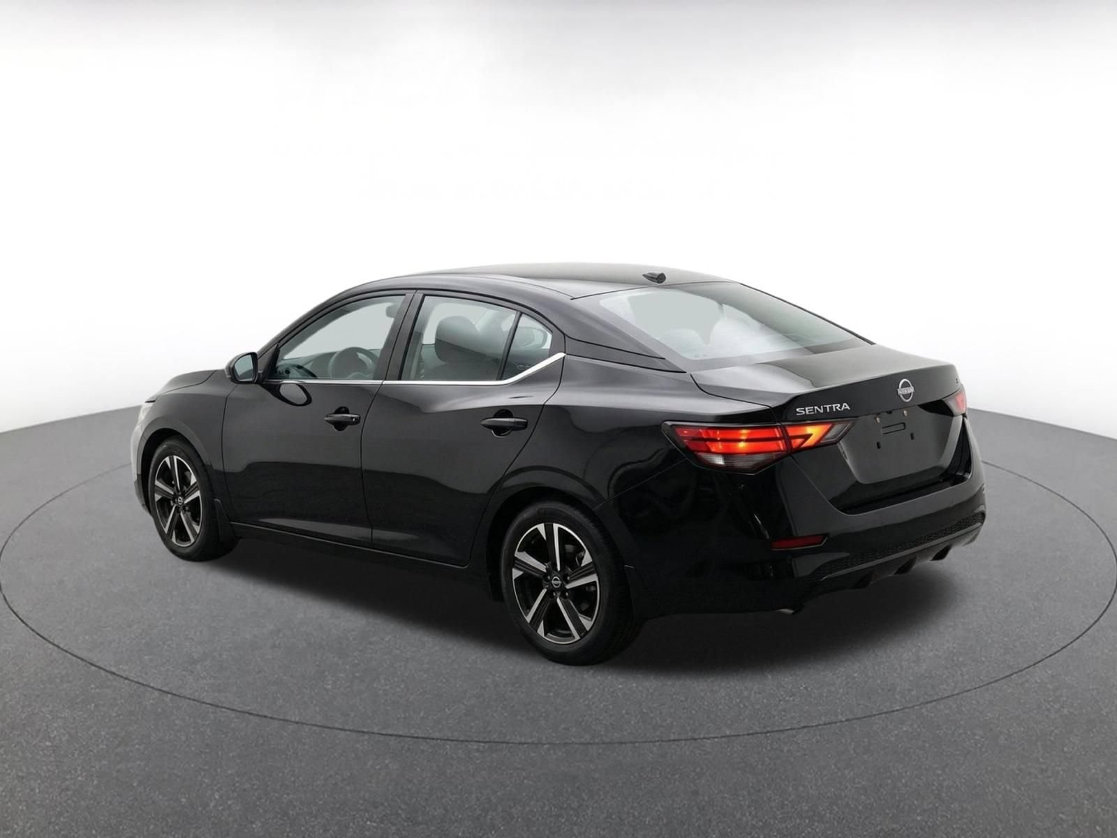 Used 2025 Nissan Sentra SV FWD image 6