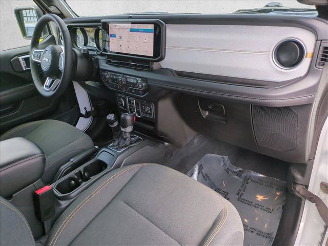 Used 2026 Jeep Wrangler Unlimited Sahara AWD/4WD image 20