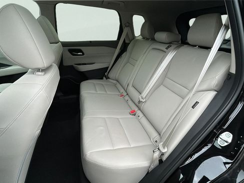 Used 2025 Nissan Rogue SL w/ Tech Package FWD image 14