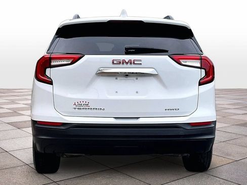 Used 2024 GMC Terrain SLE w/ Driver Convenience Package AWD/4WD image 4