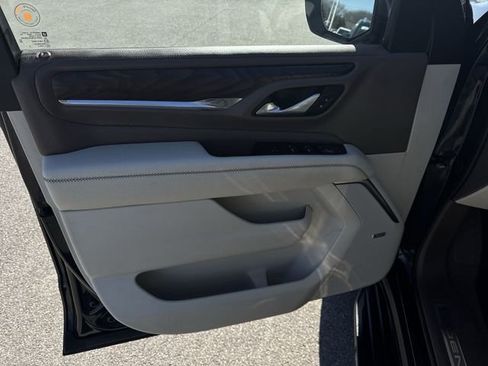 Used 2023 GMC Yukon XL Denali image 23