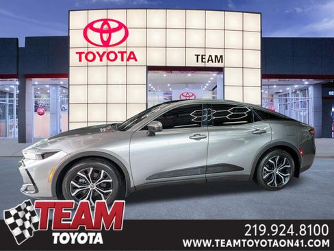 Used 2024 Toyota Crown AWD/4WD image 1