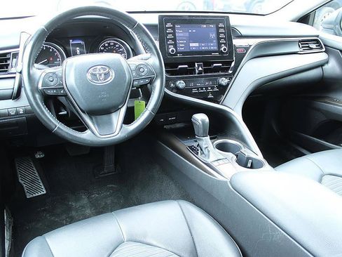 Used 2023 Toyota Camry SE FWD image 11