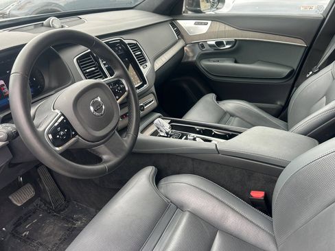Used 2025 Volvo XC90 B6 Ultra w/ Lounge Package AWD/4WD image 13