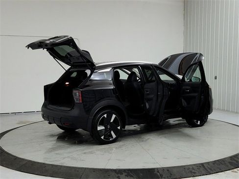 New 2025 Nissan Kicks SR image 15