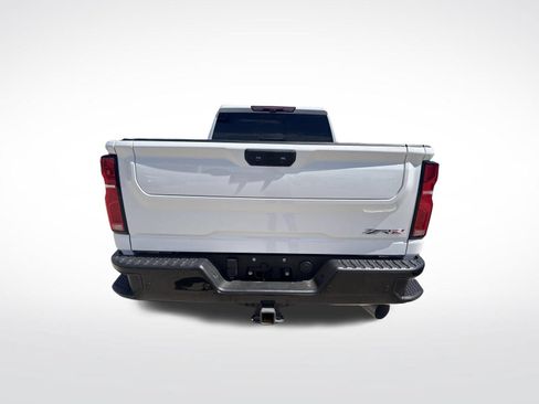 Used 2024 Chevrolet Silverado 2500 ZR2 w/ Technology Package AWD/4WD image 9