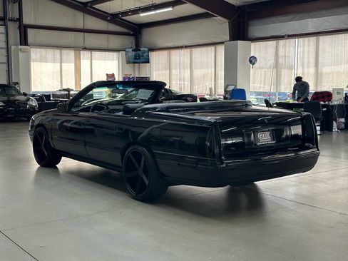 Used 1998 Cadillac De Ville Base 4dr Sedan image 4