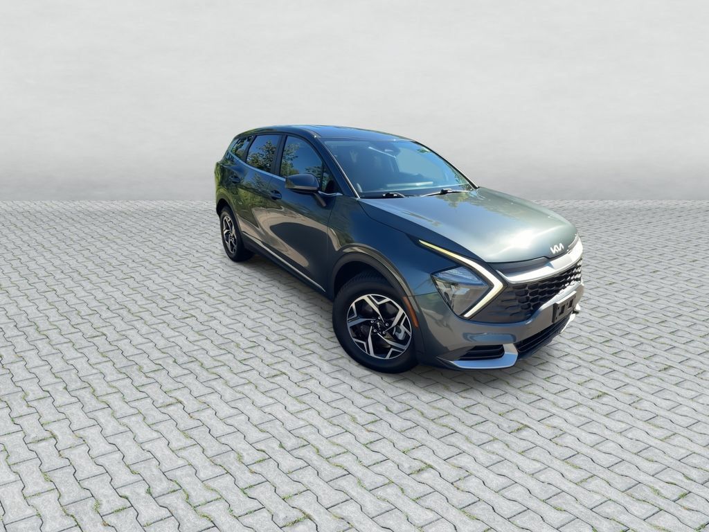 Used 2023 Kia Sportage LX AWD/4WD image 2
