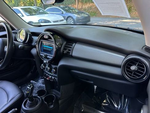 Used 2020 MINI Cooper 2-Door Hardtop w/ Storage Package image 15