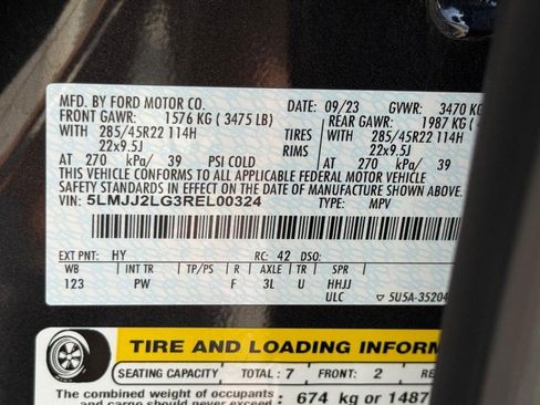 Certified 2024 Lincoln Navigator Reserve AWD/4WD image 30