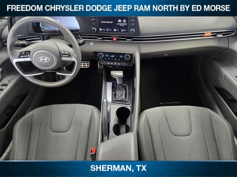 Used 2025 Hyundai Elantra Sport FWD image 19
