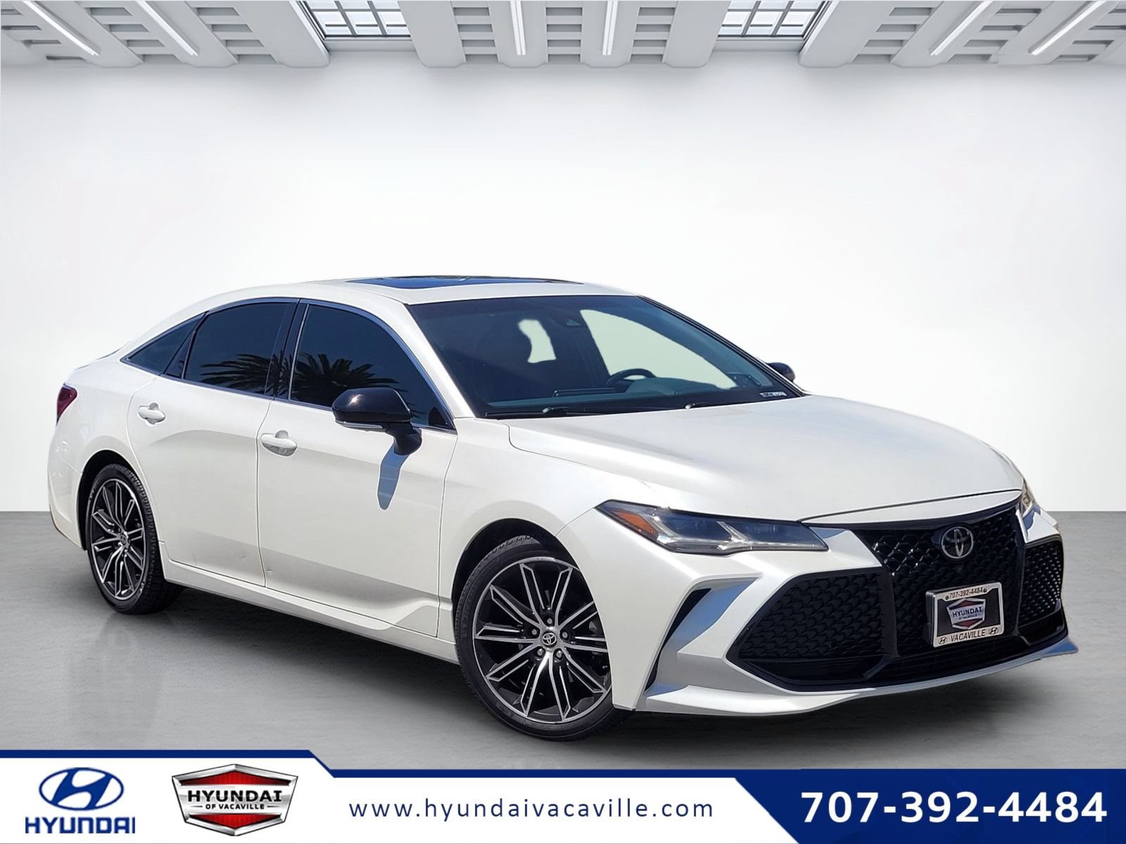 Used 2021 Toyota Avalon Touring w/ Advanced Safety Package FWD image 1