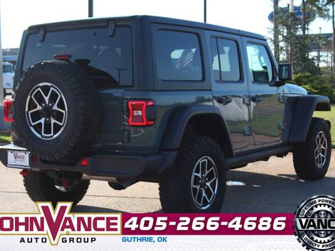 Used 2025 Jeep Wrangler Unlimited Rubicon AWD/4WD image 14