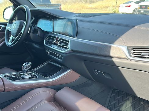 Used 2022 BMW X5 xDrive40i w/ Executive Package image 23