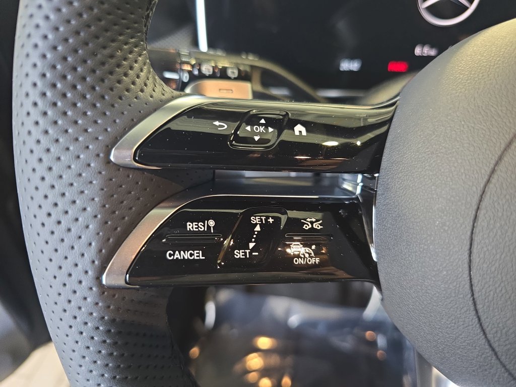 Certified 2026 Mercedes-Benz GLC 300 image 21