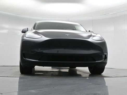 Used 2024 Tesla Model Y Long Range image 41