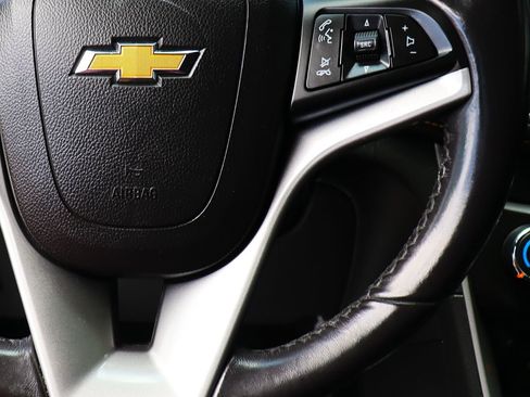 Used 2022 Chevrolet Trax LT w/ LT Convenience Package FWD image 51