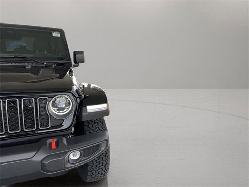 New 2025 Jeep Wrangler Unlimited Rubicon w/ Convenience Group AWD/4WD image 4