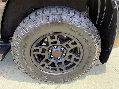 Used 2018 Toyota 4Runner SR5 Premium AWD/4WD image 13
