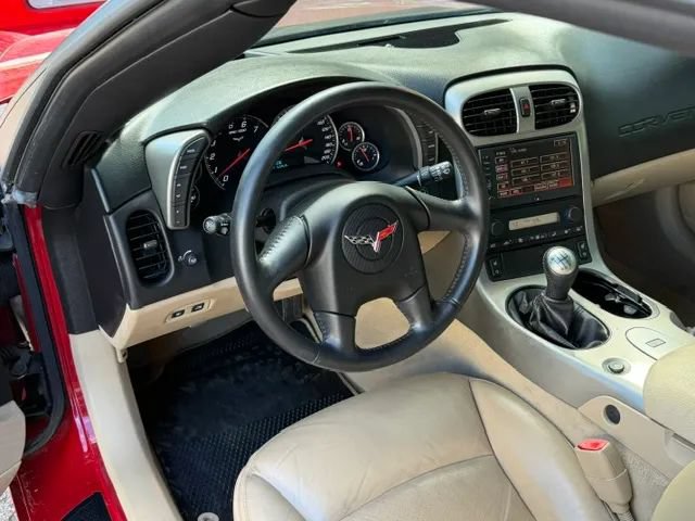 Used 2005 Chevrolet Corvette Coupe w/ Preferred Equipment Group RWD image 15