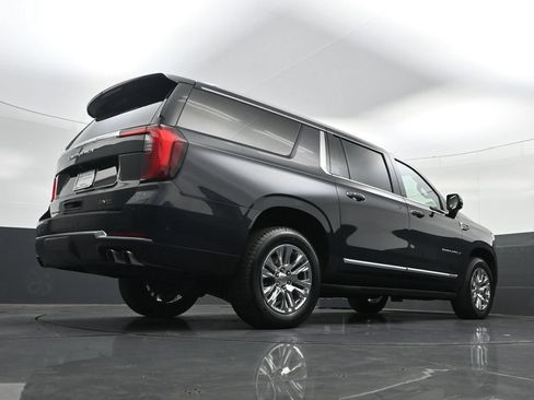 Used 2025 GMC Yukon XL Denali AWD/4WD image 34
