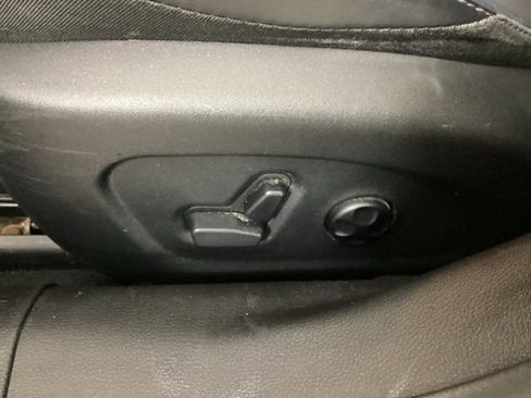 Used 2016 Chrysler 200 S w/ Comfort Group image 15