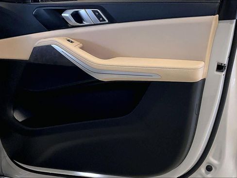 Used 2022 BMW X5 xDrive40i w/ Premium Package image 21