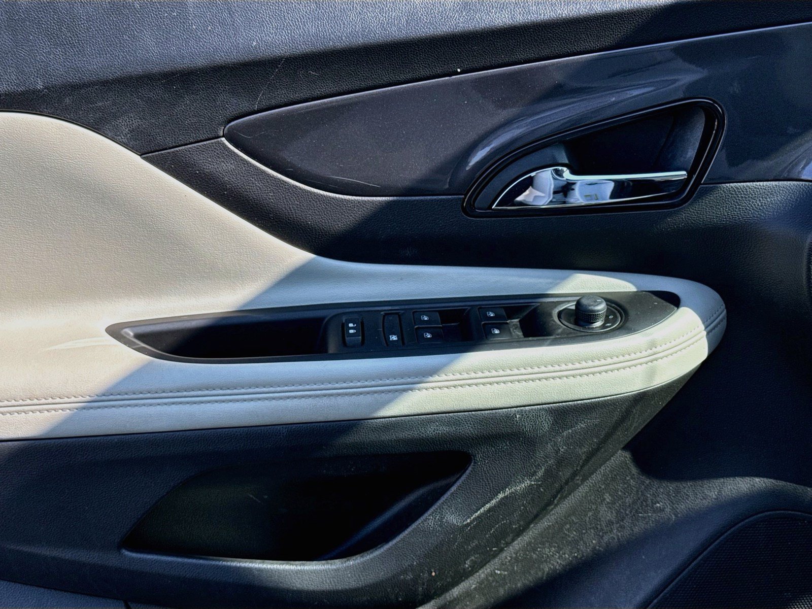 Used 2020 Buick Encore Preferred w/ Safety Package FWD image 21