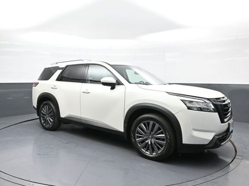 Used 2022 Nissan Pathfinder SL w/ SL Premium Package AWD/4WD image 4