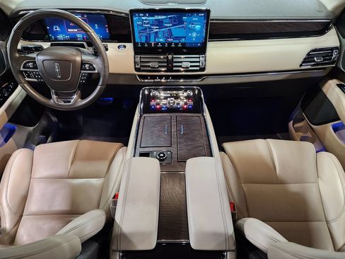 Used 2024 Lincoln Navigator Premiere AWD/4WD image 44