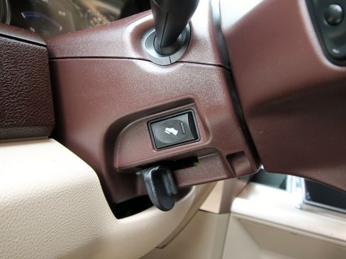 Used 2013 RAM 2500 Longhorn w/ Convenience Group AWD/4WD image 25