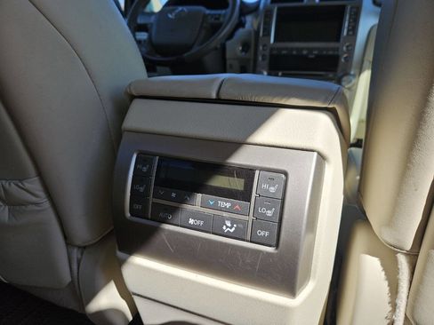 Used 2013 Lexus GX 460 w/ Comfort Plus Pkg image 15