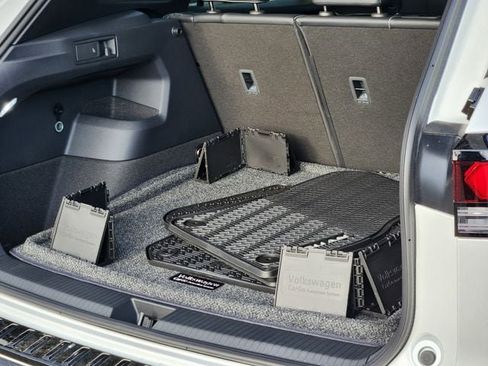 New 2026 Volkswagen Tiguan SE R-Line AWD/4WD image 31