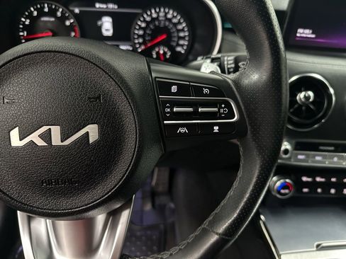 Used 2022 Kia Stinger GT2 RWD image 16