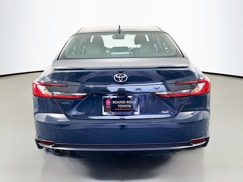 Used 2025 Toyota Camry SE image 6