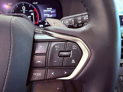 Used 2025 Lexus GX 550 w/ Accessory Package (2T) image 27