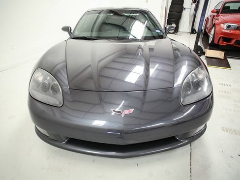 Used 2013 Chevrolet Corvette Coupe RWD image 2
