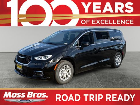 New 2026 Chrysler Pacifica Select image 1