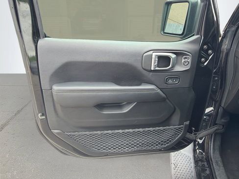 Used 2021 Jeep Wrangler Unlimited Sahara w/ Safety Group AWD/4WD image 20