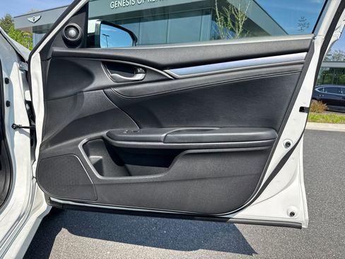 Used 2017 Honda Civic Touring image 14