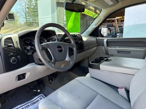 Used 2011 GMC Sierra 2500 SLE w/ SLE Preferred Package AWD/4WD image 5