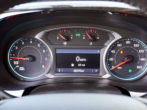 Used 2021 Chevrolet Traverse LT image 29