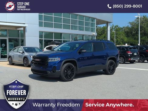 Used 2023 GMC Acadia SLT w/ Elevation Edition FWD image 2