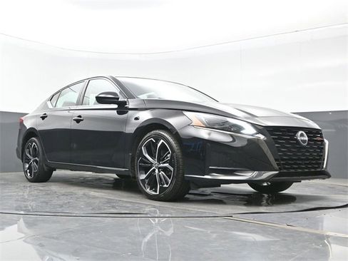 Certified 2024 Nissan Altima 2.5 SR image 27