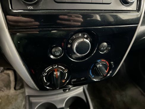 Used 2015 Nissan Versa Note SV FWD image 10
