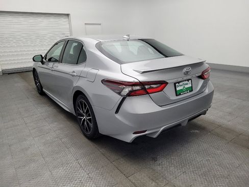 Used 2021 Toyota Camry SE image 5