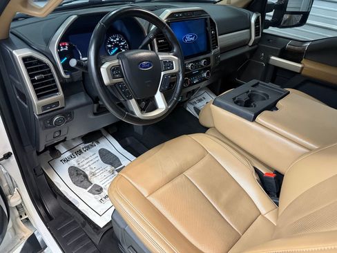 Used 2022 Ford F350 Lariat w/ Chrome Package image 5