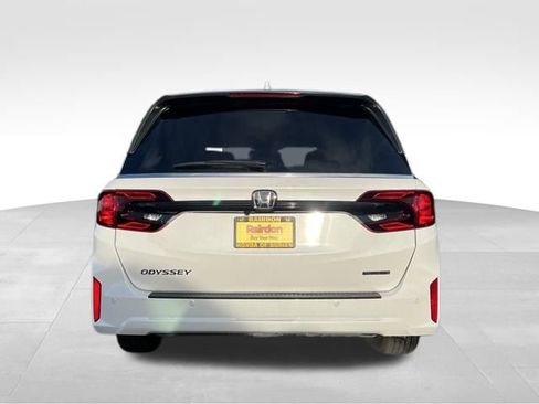 New 2026 Honda Odyssey Touring image 6